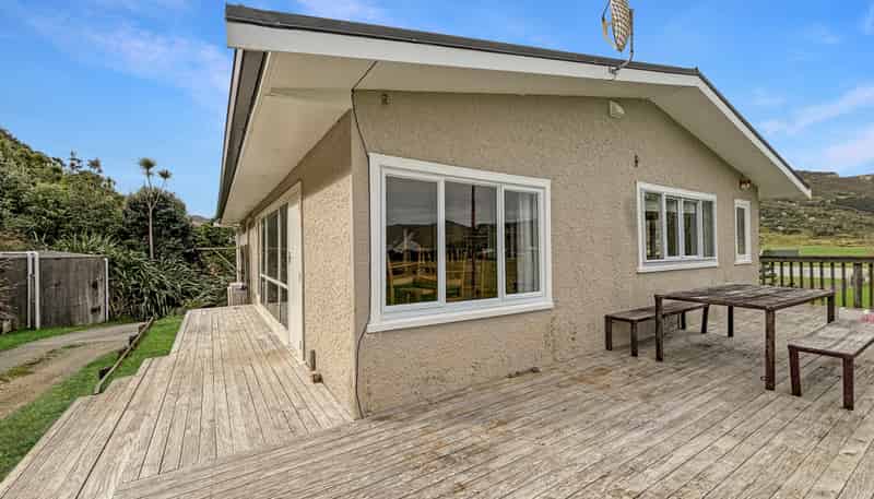 168 Newcastle Street, Mahia