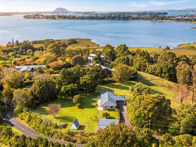 288A Pahoia Road, Whakamarama