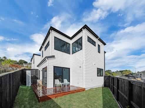 18E Mallard Place, Unsworth Heights