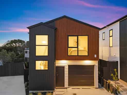 18E Mallard Place, Unsworth Heights