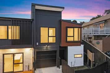 18B Mallard Place, Unsworth Heights