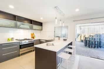 84 Lake Panorama Drive, Henderson Valley