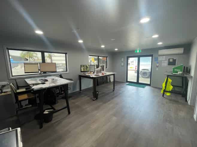Tidy industrial facility - Easy SH1 access