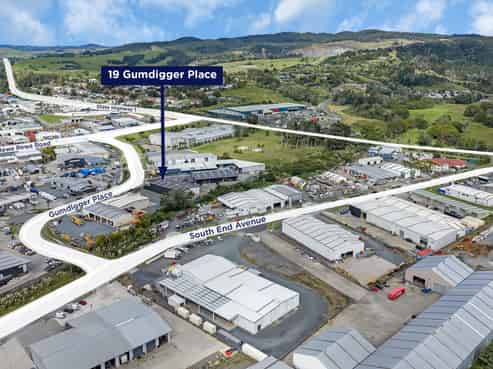 Tidy industrial facility - Easy SH1 access