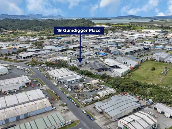 Tidy industrial facility - Easy SH1 access