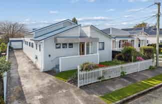 55 Bristol Square, Hutt Central