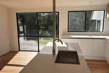 174 Old North Road , Kumeu