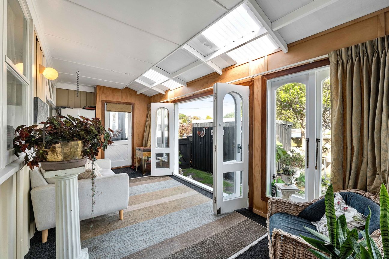 A spacious Westown oasis - Widok 3