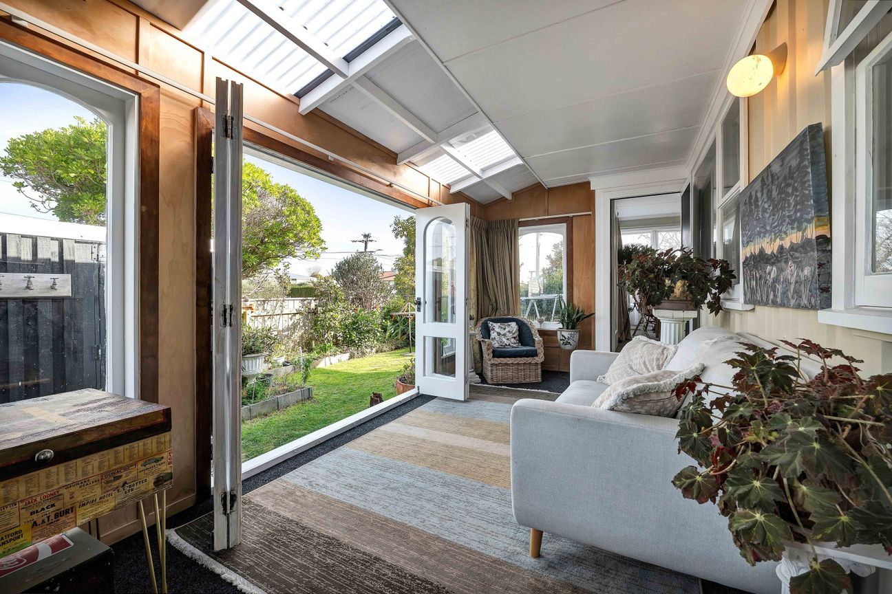 A spacious Westown oasis - Widok 4