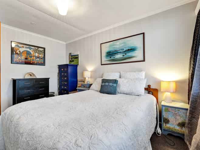 8 Omata Road, Westown