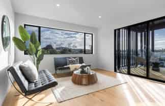 10/403 Beach Road, Mairangi Bay
