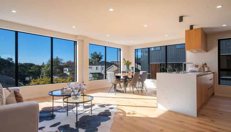 15/403 Beach Road, Mairangi Bay