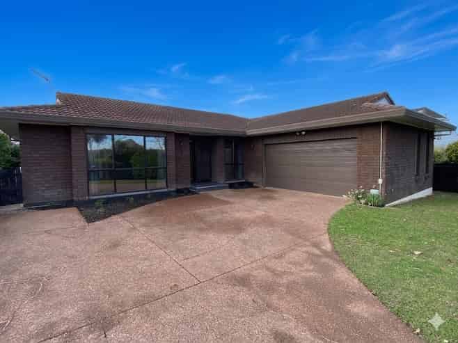 7  Kadina Place, Botany Downs