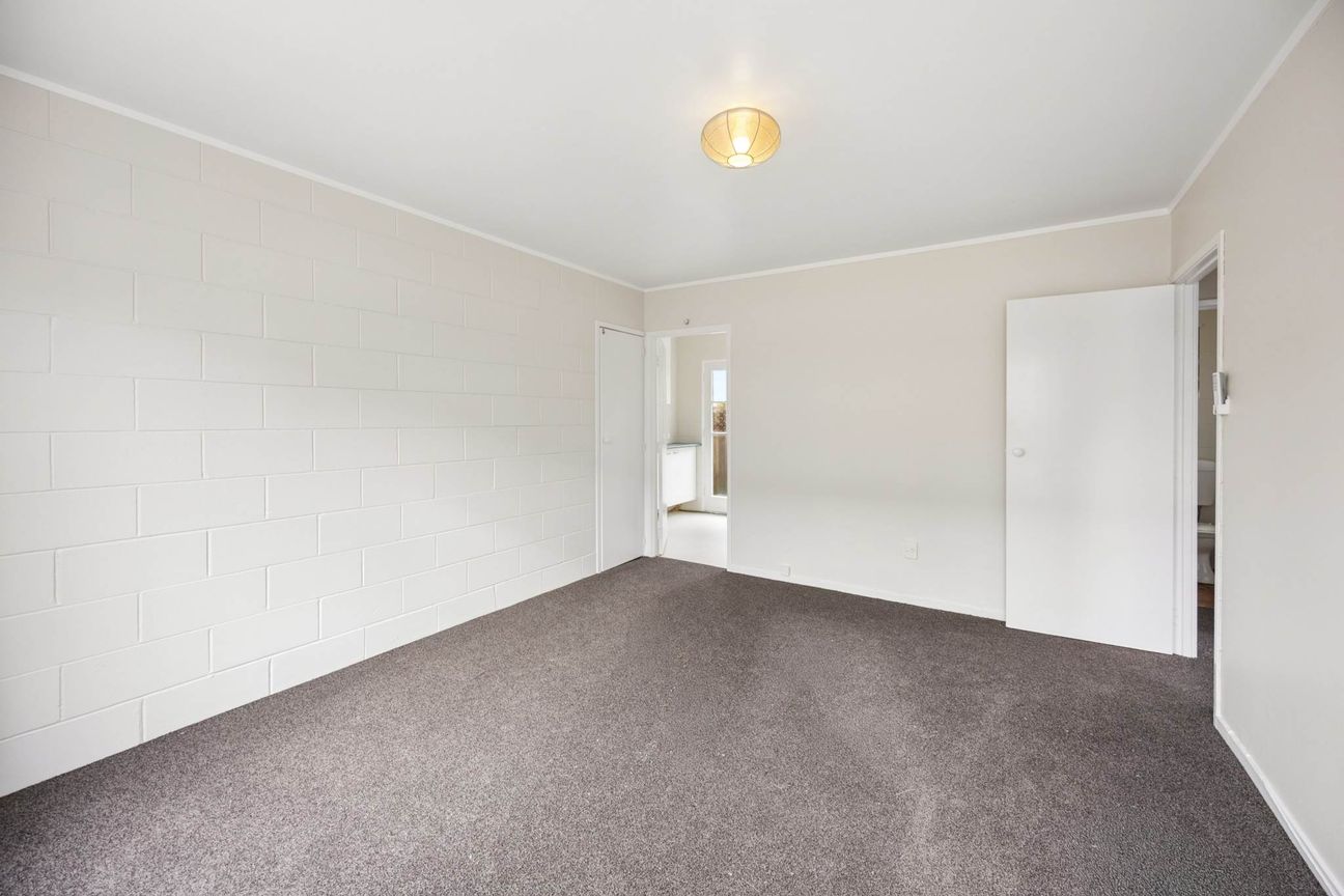 Newly renovated and water included - Widok 3