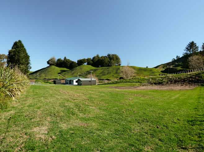 1422 Manawahe Road, Manawahe