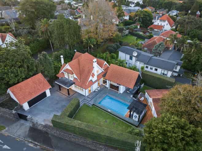 35 Owens Road, Epsom