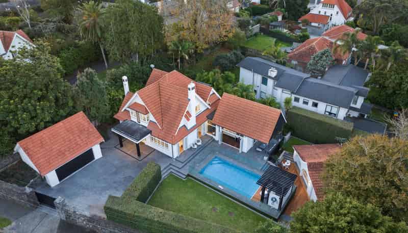35 Owens Road, Epsom