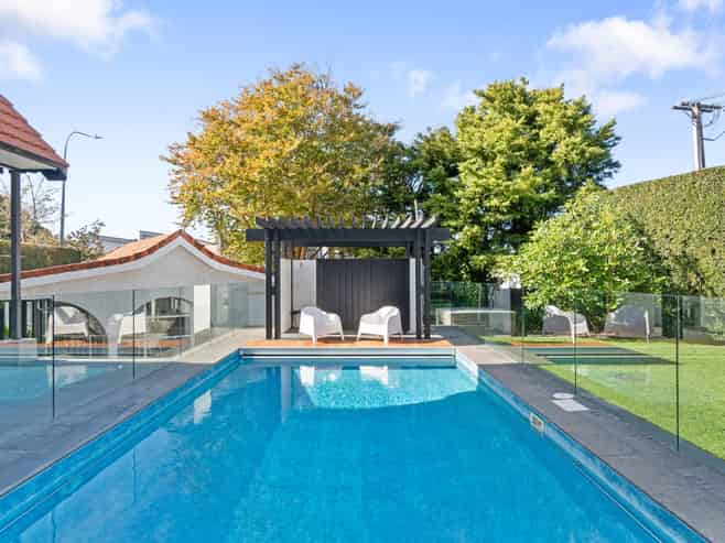 35 Owens Road, Epsom