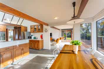23b Maltby Avenue, West End