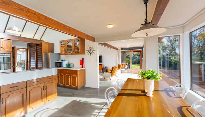 23b Maltby Avenue, West End