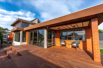 23b Maltby Avenue, West End