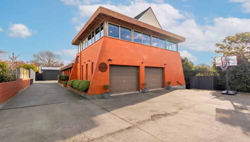 23b Maltby Avenue, West End