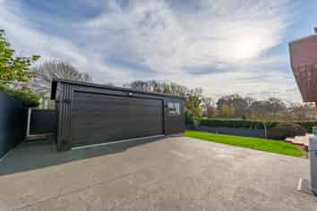 23b Maltby Avenue, West End