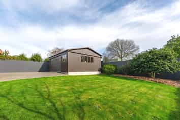 23b Maltby Avenue, West End