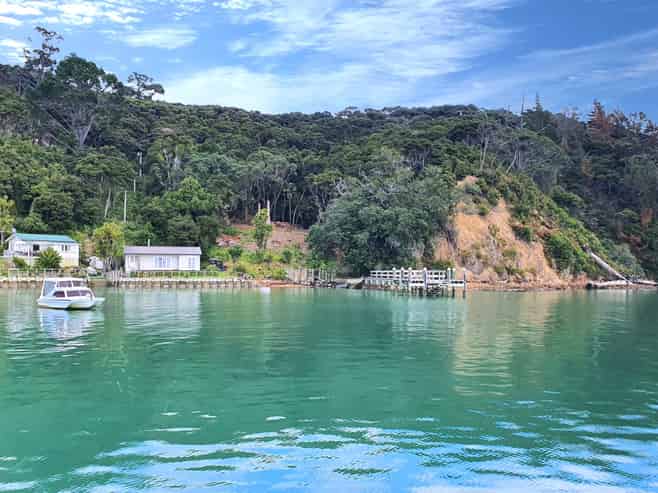 219-222/DP7675 Bon Accord Harbour, Kawau Island