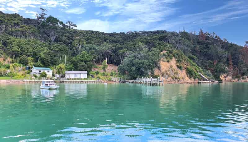 219-222/DP7675 Bon Accord Harbour, Kawau Island