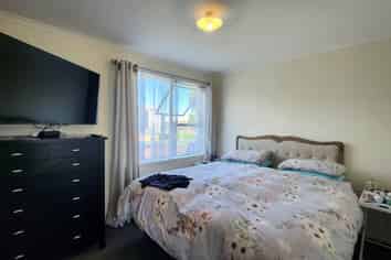 1/22C West Coast Road, Glen Eden