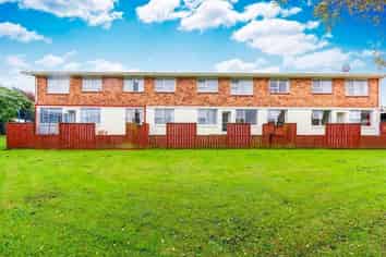 1/22C West Coast Road, Glen Eden