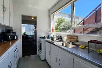 1/22C West Coast Road, Glen Eden