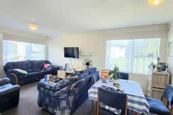 1/22C West Coast Road, Glen Eden