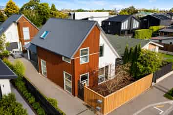 132 Edgeware Road, Saint Albans