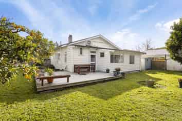 8 Torrington Avenue, Frankton