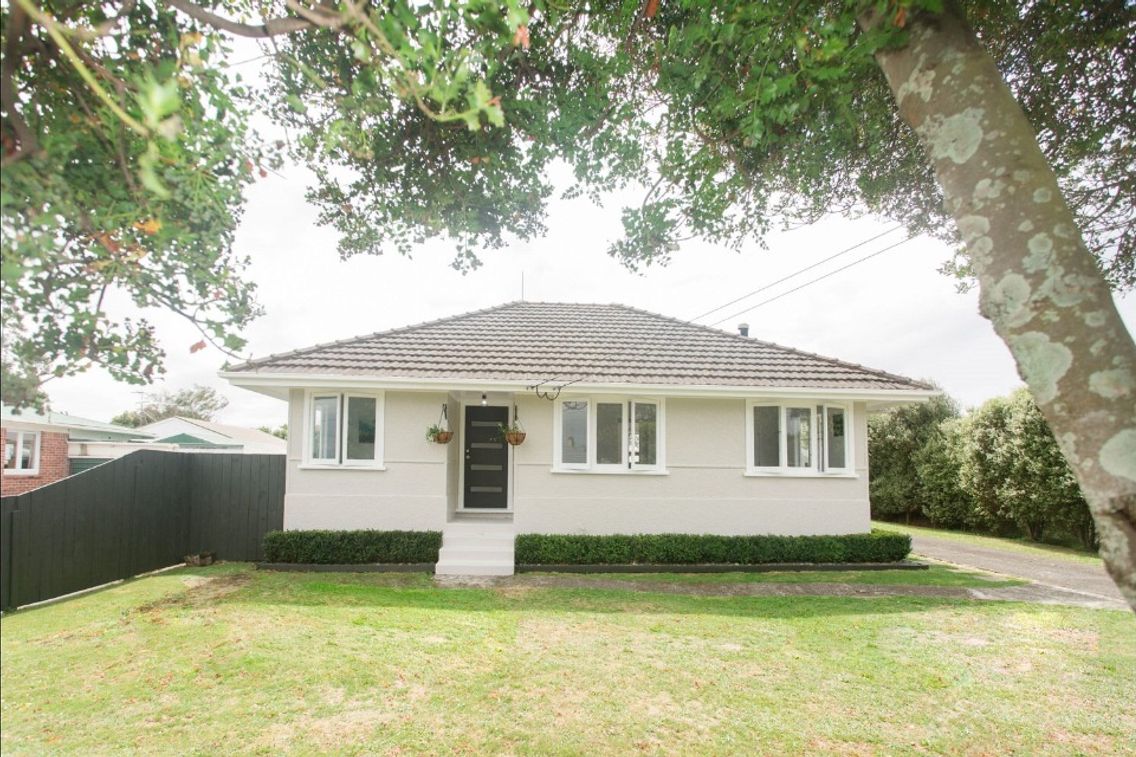 Spacious 4 Bedroom Family Home with Large Backyard in Papakura – pohled 2