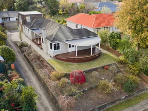 917 Upper Main Street, Roslyn