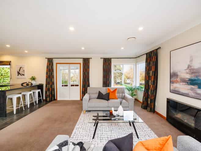917 Upper Main Street, Roslyn