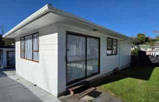 4B Whitby Place, Westown