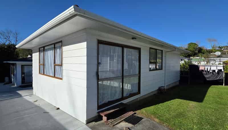 4B Whitby Place, Westown