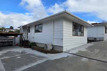 4B Whitby Place, Westown