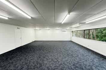 Renovated Henderson Office w/ Included Park | 70m2
