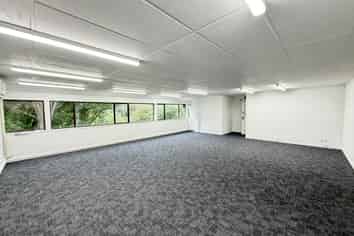 Renovated Henderson Office w/ Included Park | 70m2
