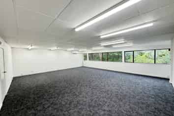 Renovated Henderson Office w/ Included Park | 70m2
