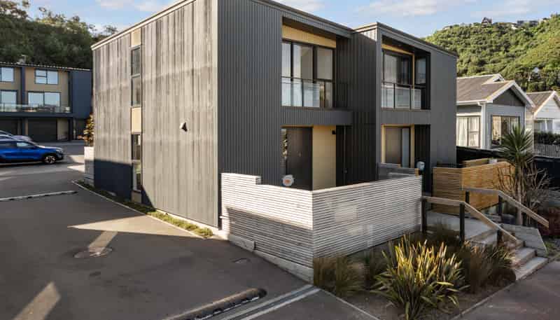 2/20 Trent Street, Island Bay