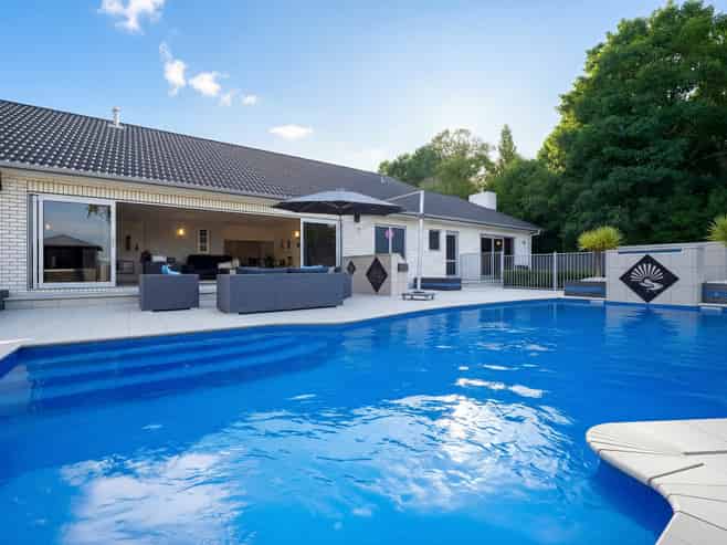7 Burgundy Park Avenue, Henderson
