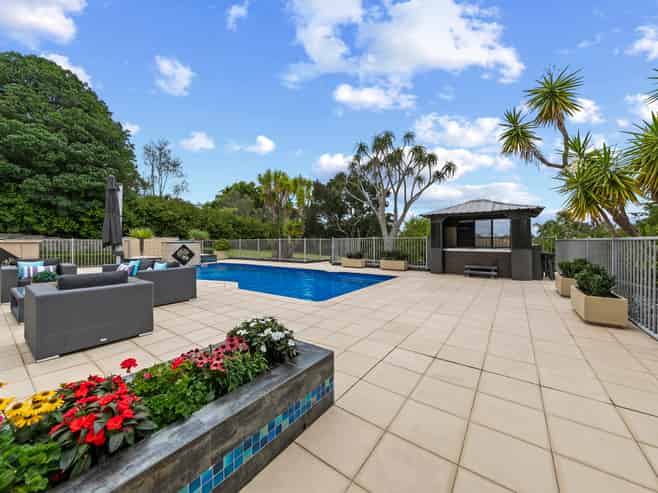 7 Burgundy Park Avenue, Henderson