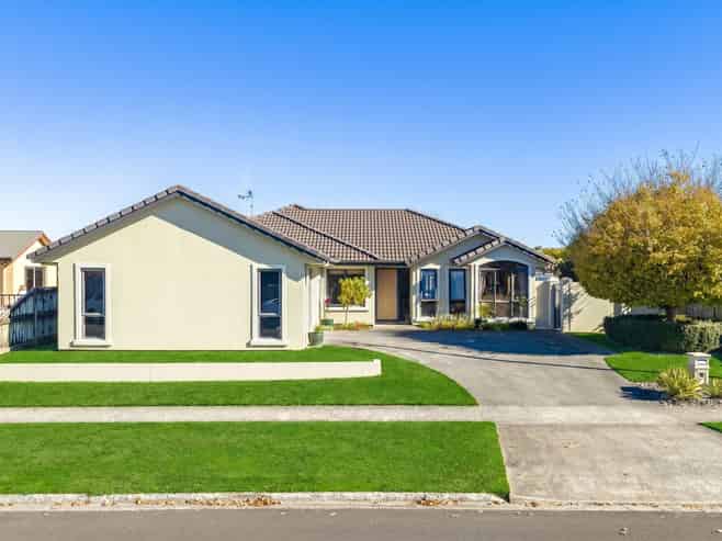 9 Woodham Place, Rototuna North