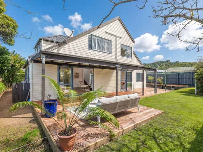 2 Rata Street, Oneroa